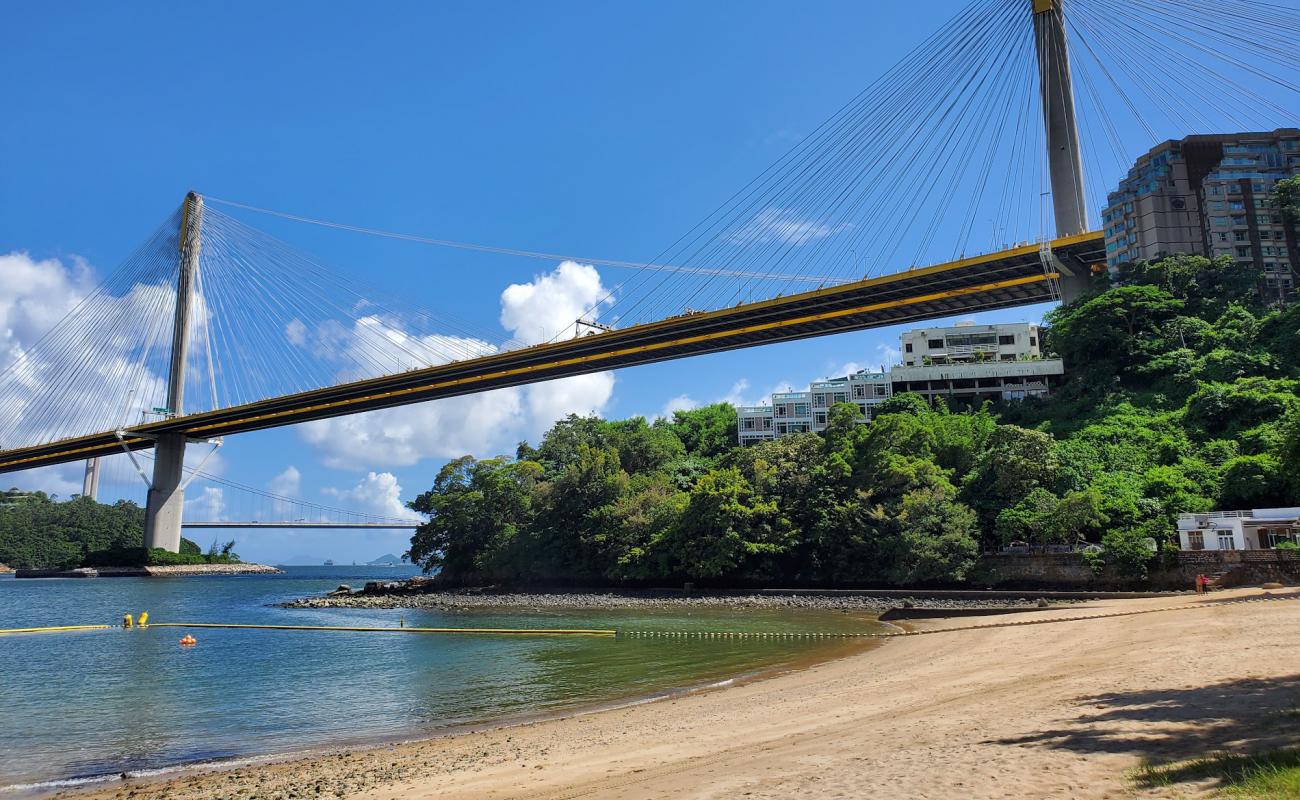 Photo de Ting Kau Beach avec sable beige de surface