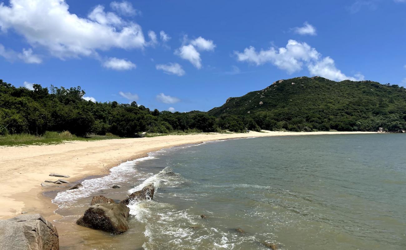 Photo de Fan Lau Sai Wan avec sable beige de surface