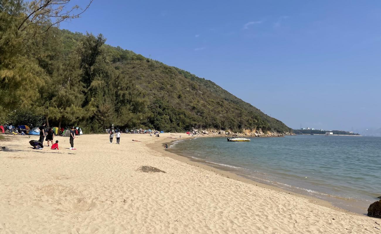 Photo de Sam Pak Wan Beach avec sable beige de surface