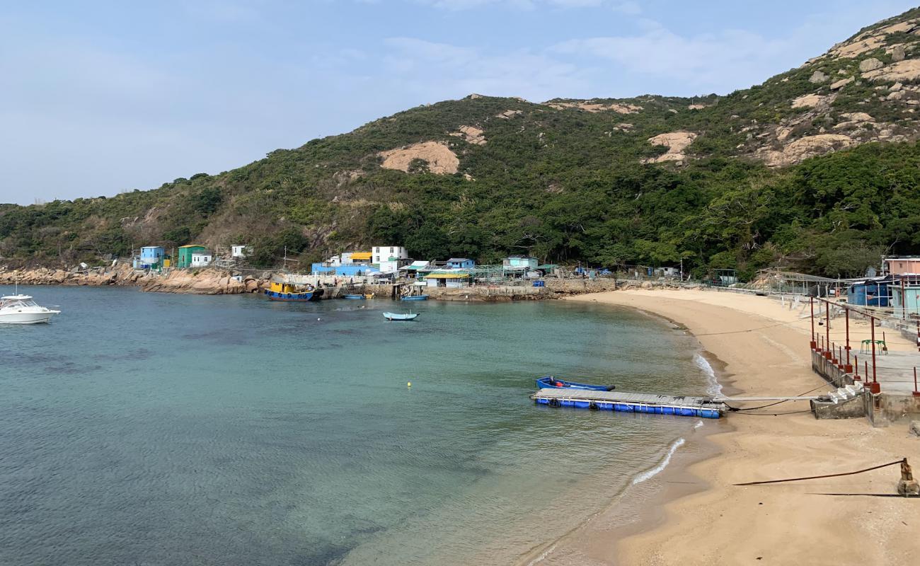 Photo de Po Toi Islands avec sable beige de surface