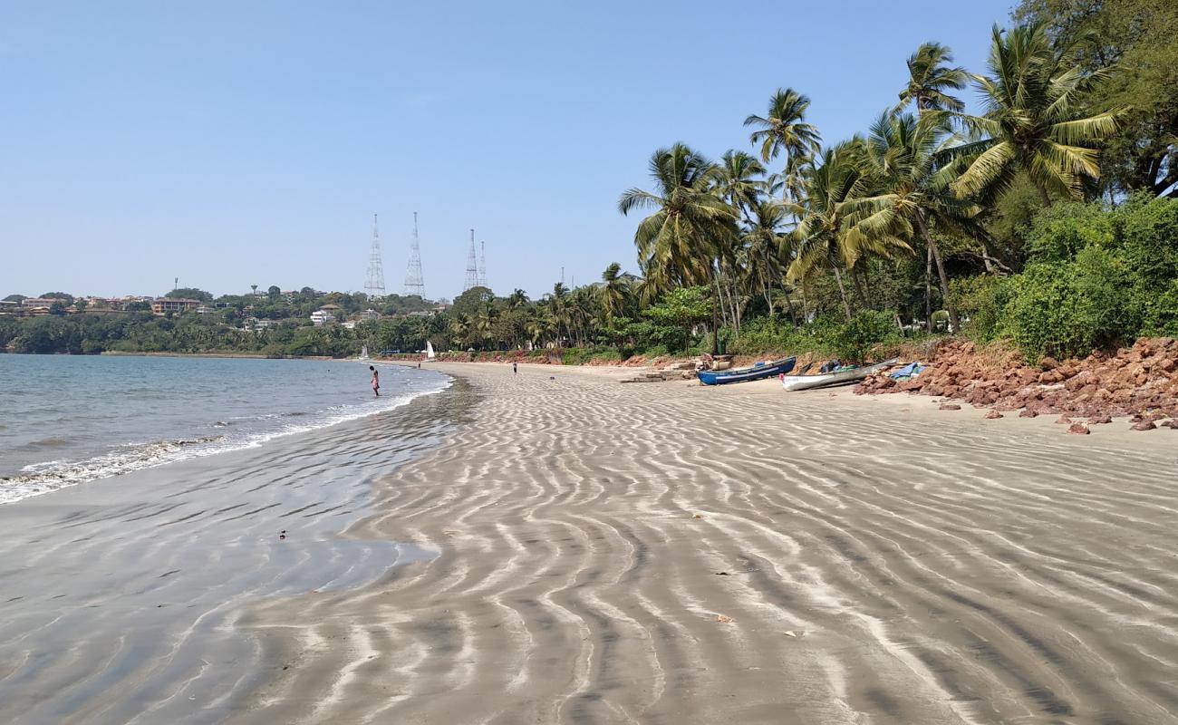 Photo de Bambolim Beach avec sable beige de surface