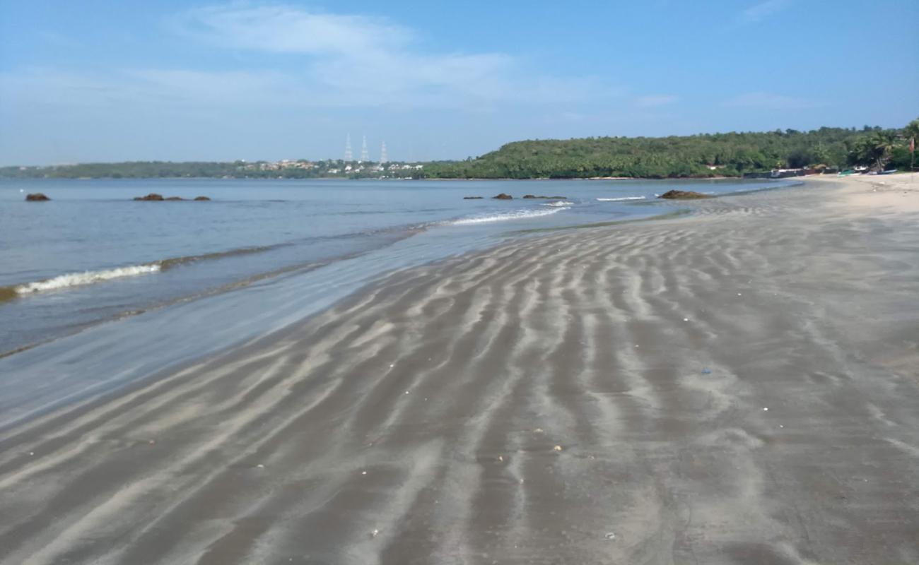 Photo de Bambolim Beach avec sable beige de surface