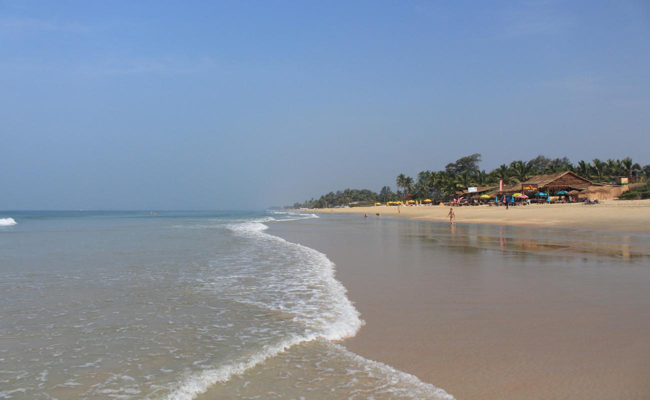 Photo de Benaulim Beach avec sable beige de surface