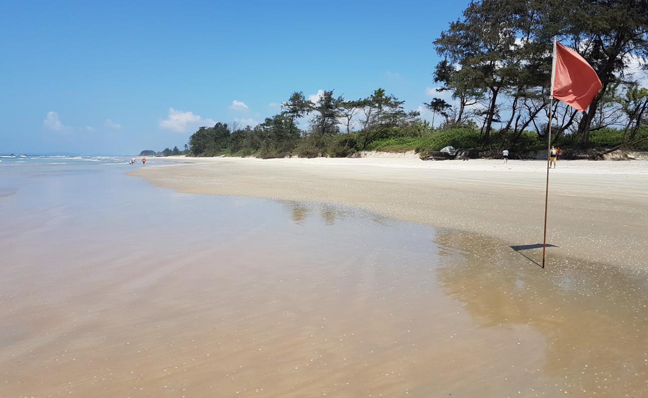 Photo de Varca Beach avec sable beige de surface
