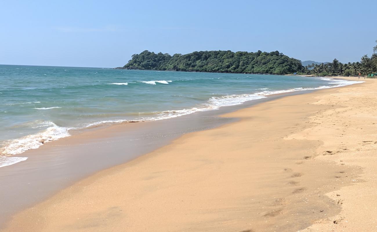 Photo de Talpona Beach avec sable lumineux de surface