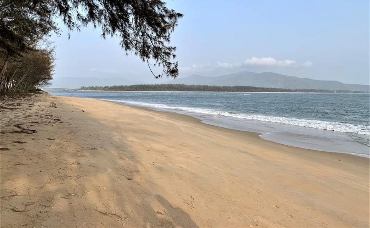 Photo de Majali Beach avec sable lumineux de surface