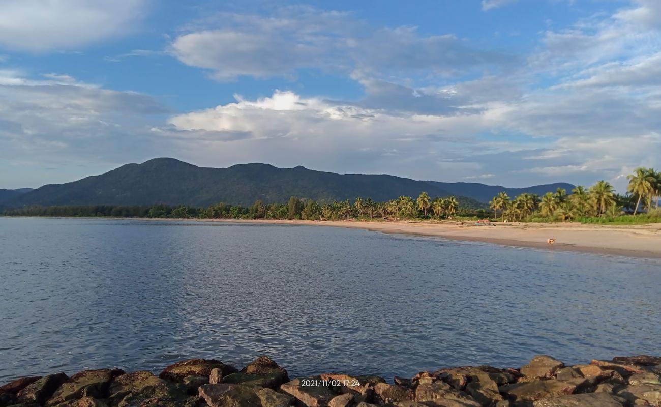Photo de Harwada Beach avec sable beige de surface