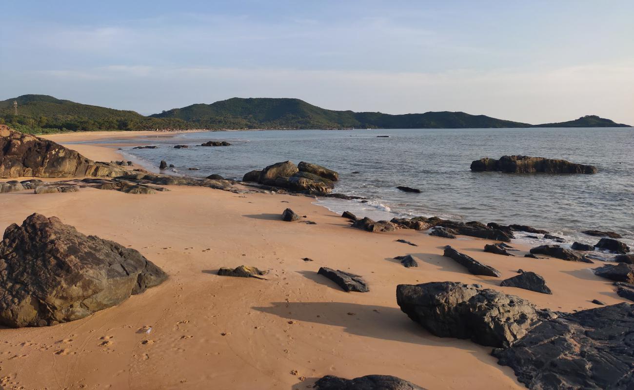 Photo de Nadibhag beach avec sable beige de surface