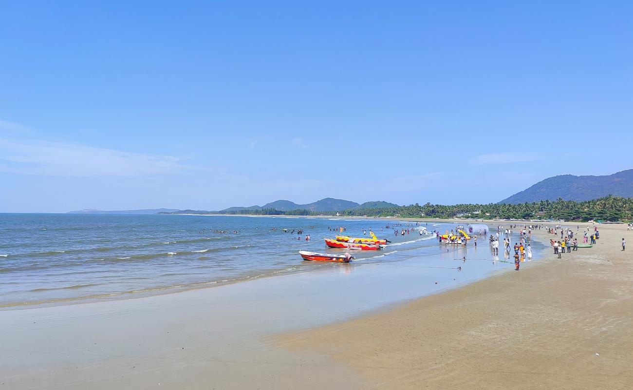 Photo de Murudeshwara Beach avec sable beige de surface
