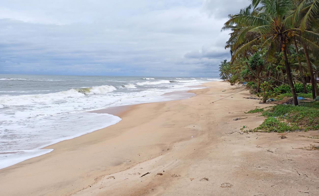 Photo de Akalabailu beach avec sable beige de surface