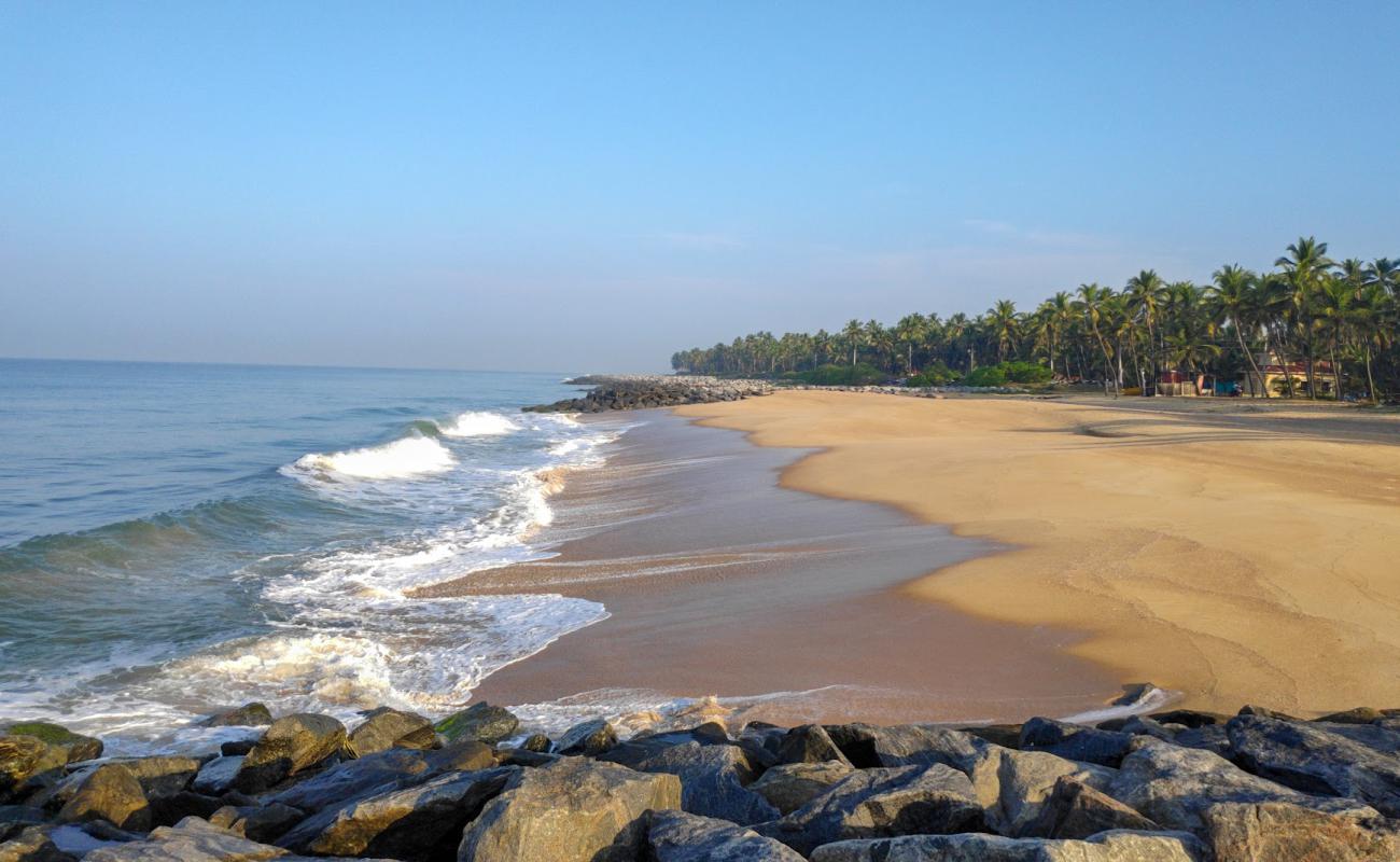 Photo de Pithrody Udyavar Beach avec sable beige de surface