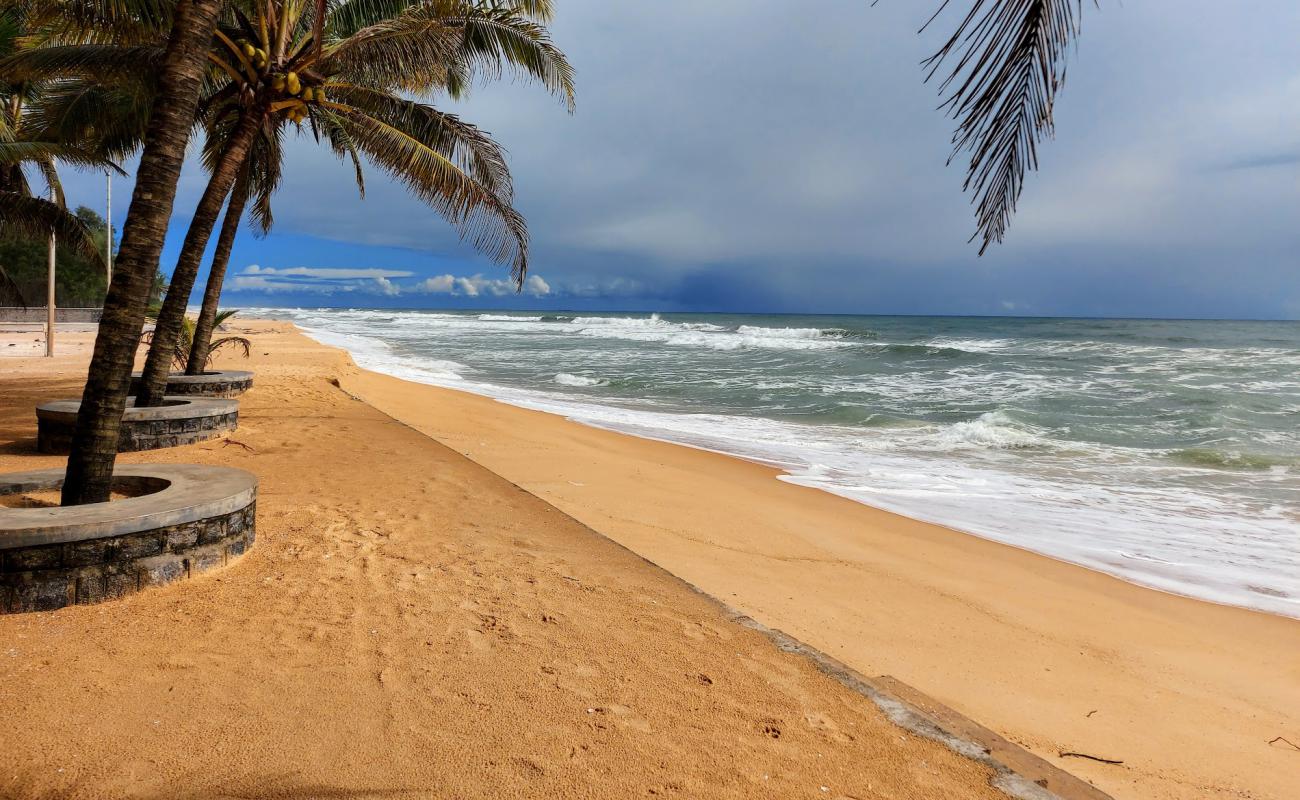 Photo de Padubidri Beach avec sable beige de surface