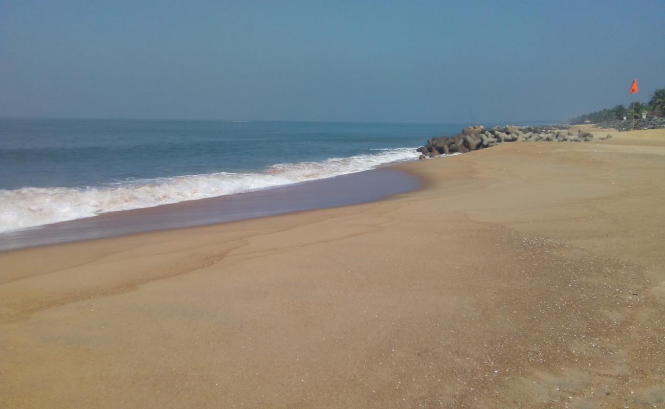 Photo de Ullal beach avec sable beige de surface