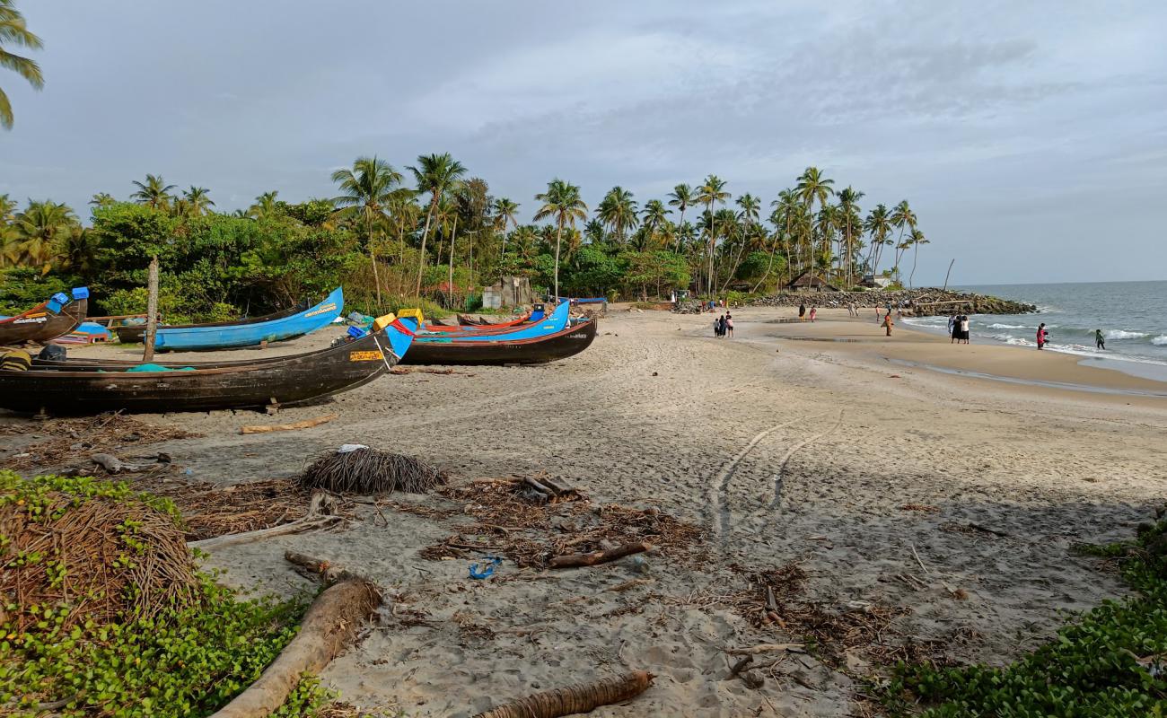 Photo de Thattukadavu Beach avec sable beige de surface