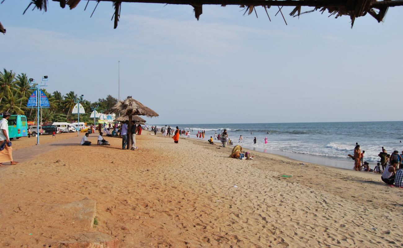 Photo de Cherai Beach avec sable lumineux de surface