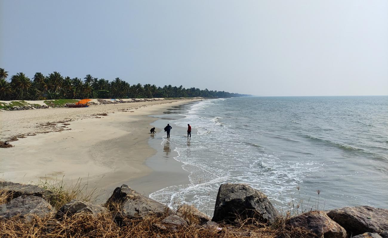 Photo de Chellanam Beach Kochi avec sable beige de surface