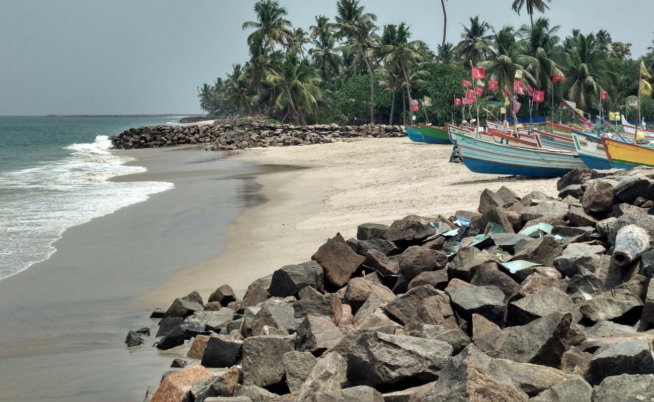 Photo de Chappakkadavu Beach avec sable beige de surface