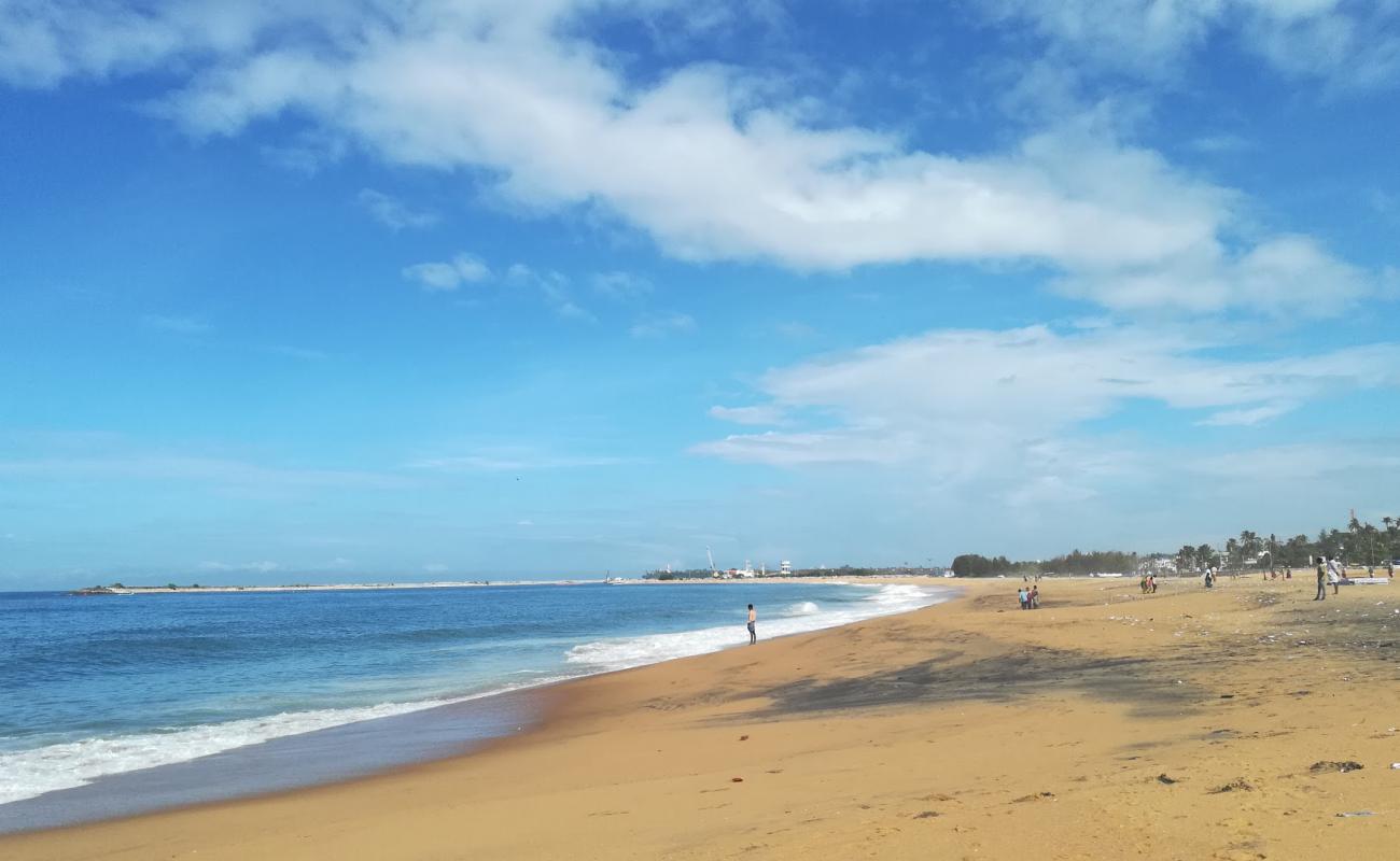 Photo de Kollam Beach avec sable beige de surface
