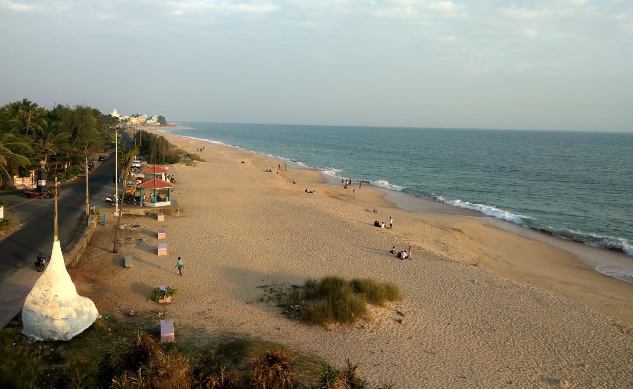 Photo de Sanguthurai Beach avec sable fin et lumineux de surface