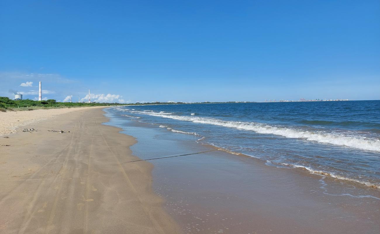 Photo de Thoothukudi Harbor Beach avec sable lumineux de surface