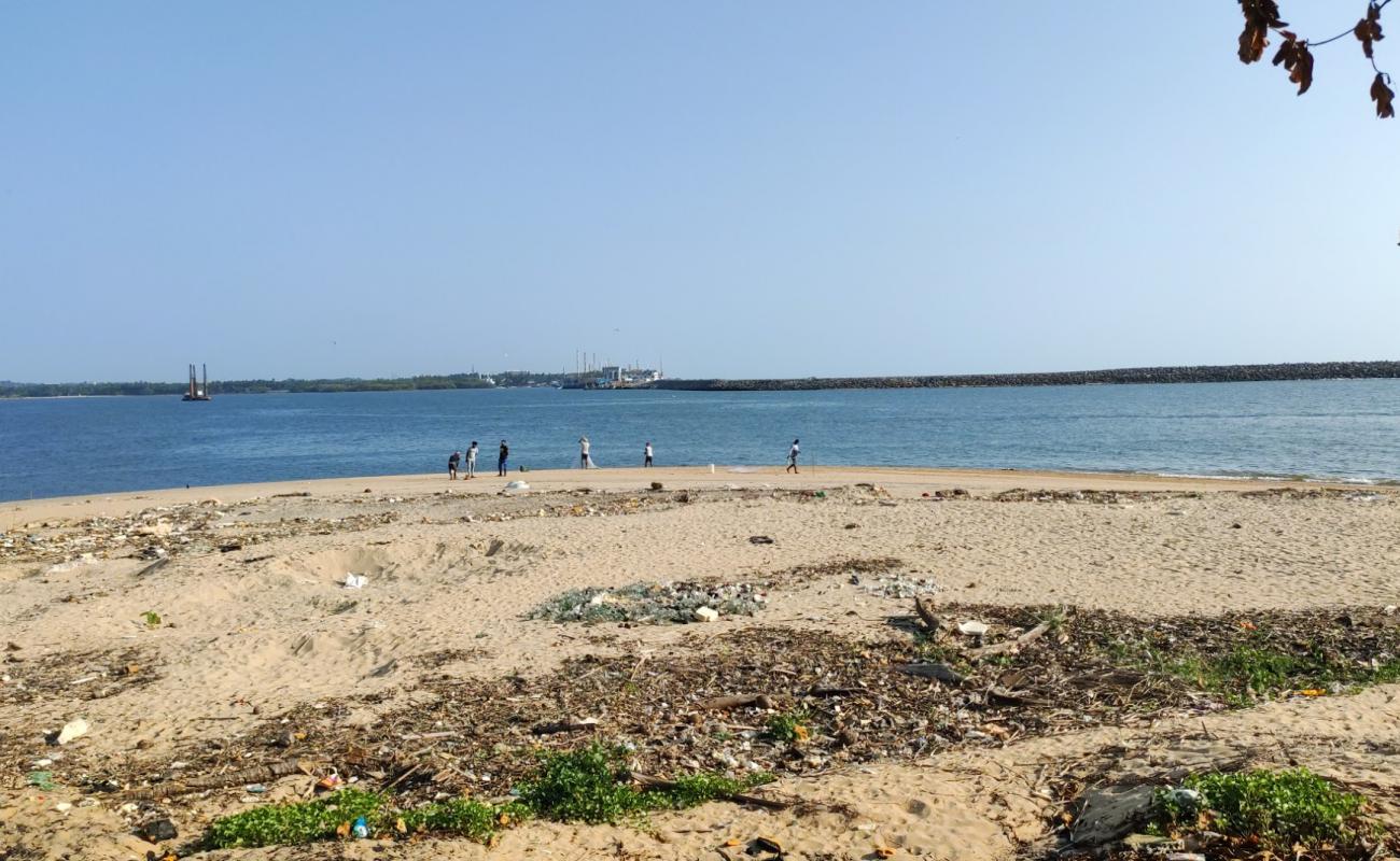 Photo de Bengre Beach avec roches de surface