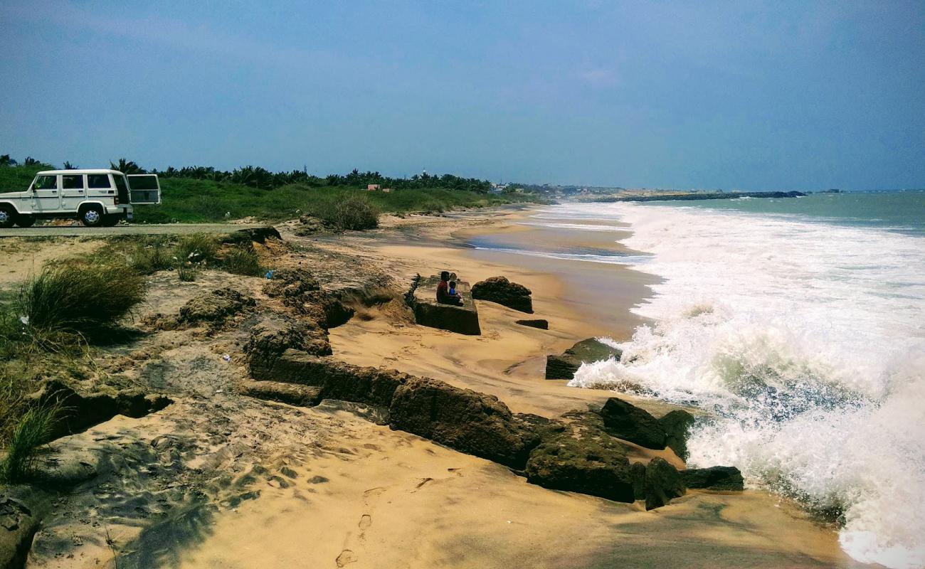 Photo de Dwarakapathi Beach avec sable lumineux de surface