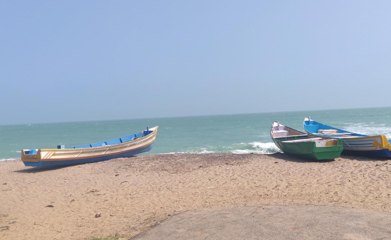Photo de Thomaiyarpuram Beach avec sable beige de surface