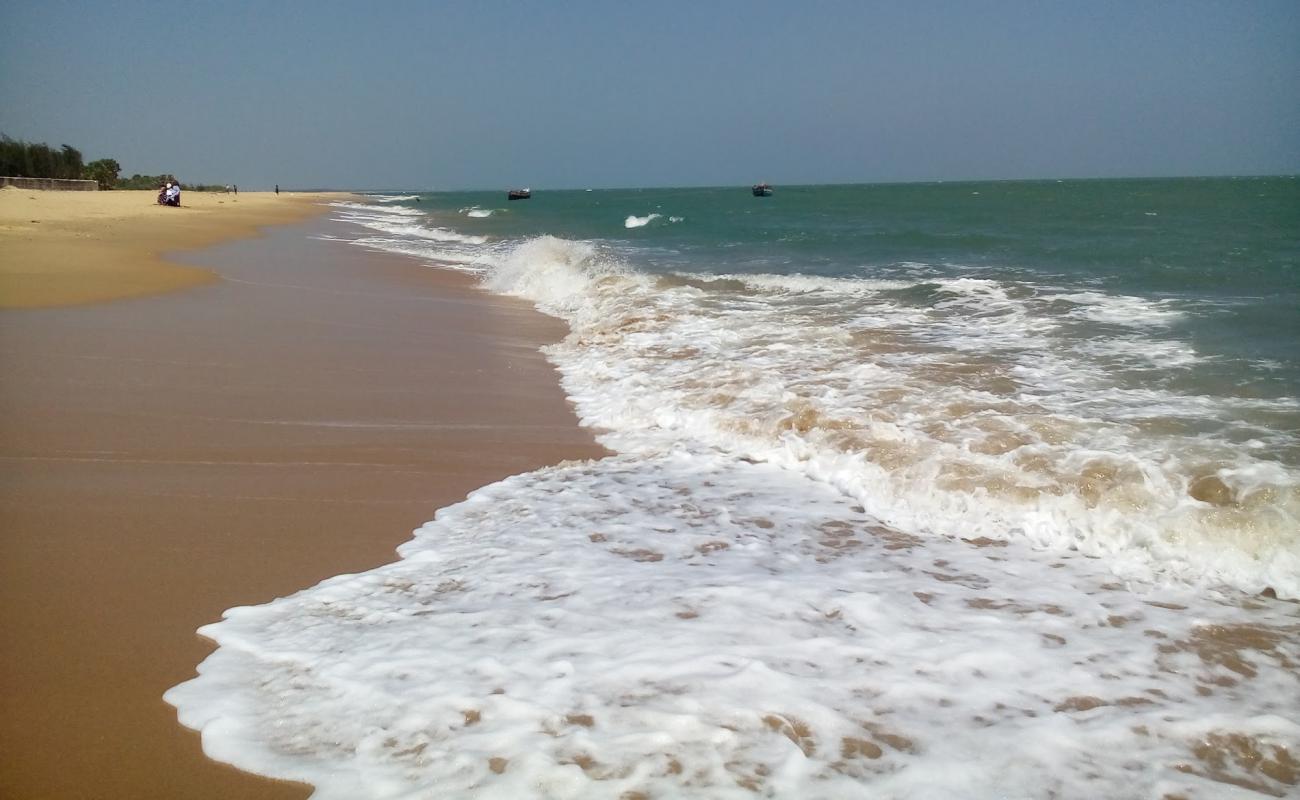 Photo de Kulasekharapatnam Beach avec sable lumineux de surface