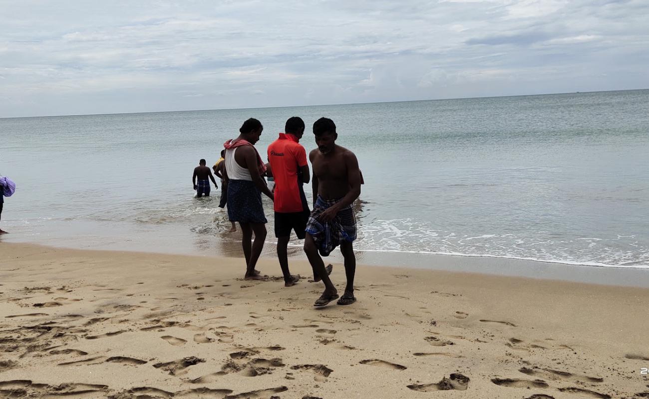 Photo de Agni Theertham Beach avec sable beige de surface