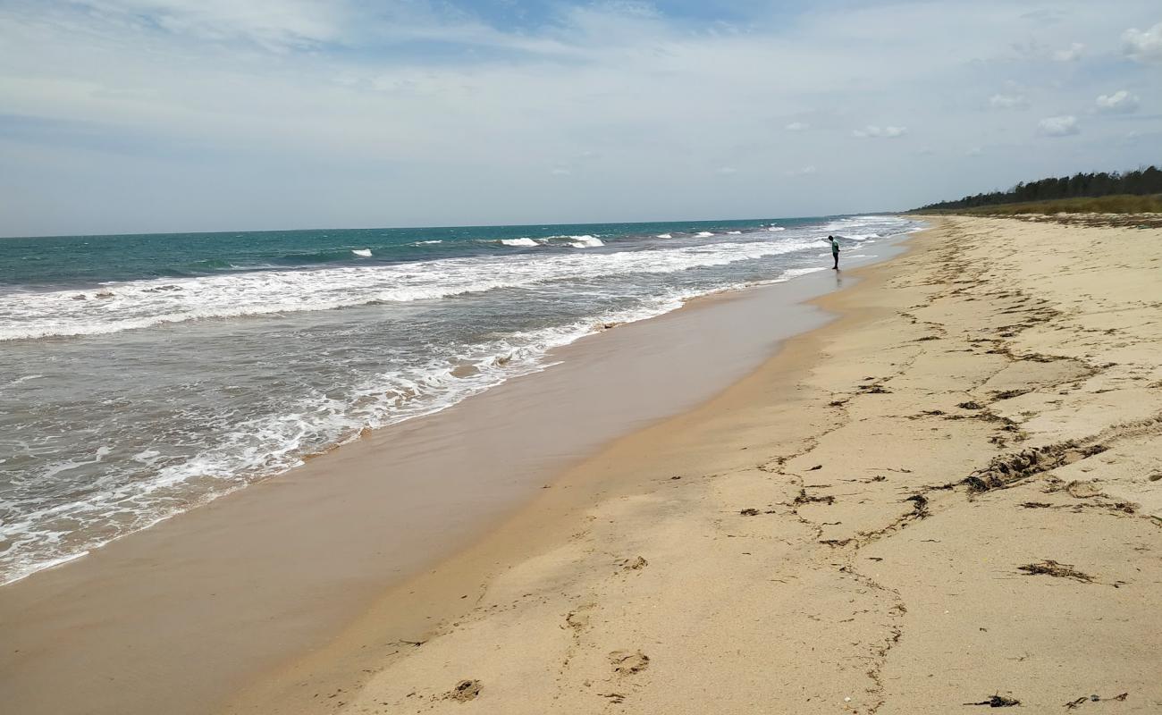 Photo de Mariyur Beach avec sable lumineux de surface