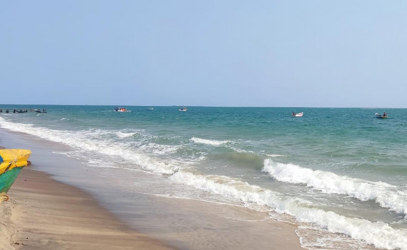 Photo de Gulf of Mannar Beach avec sable fin et lumineux de surface