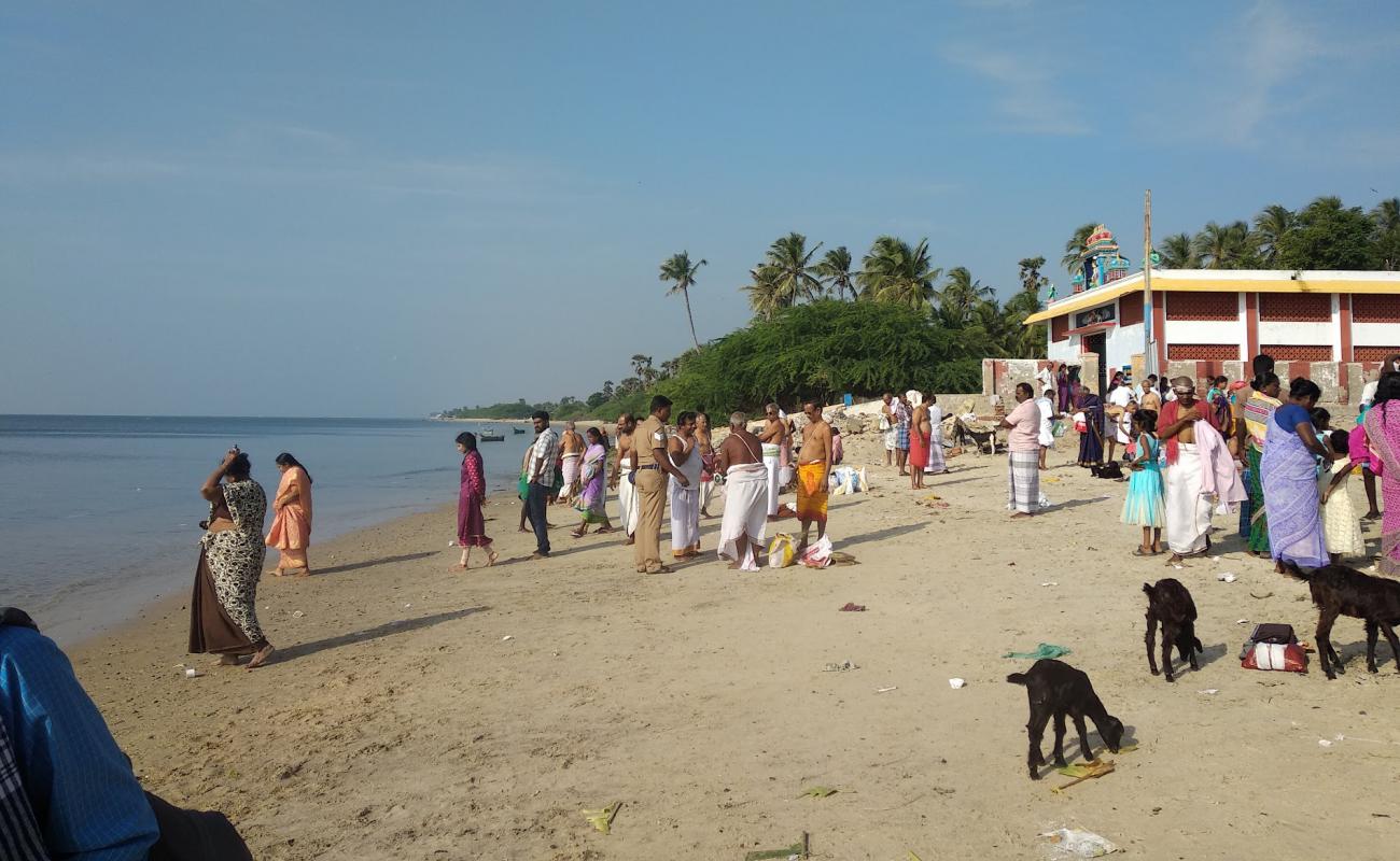 Photo de Sethukkarai Beach avec sable beige de surface