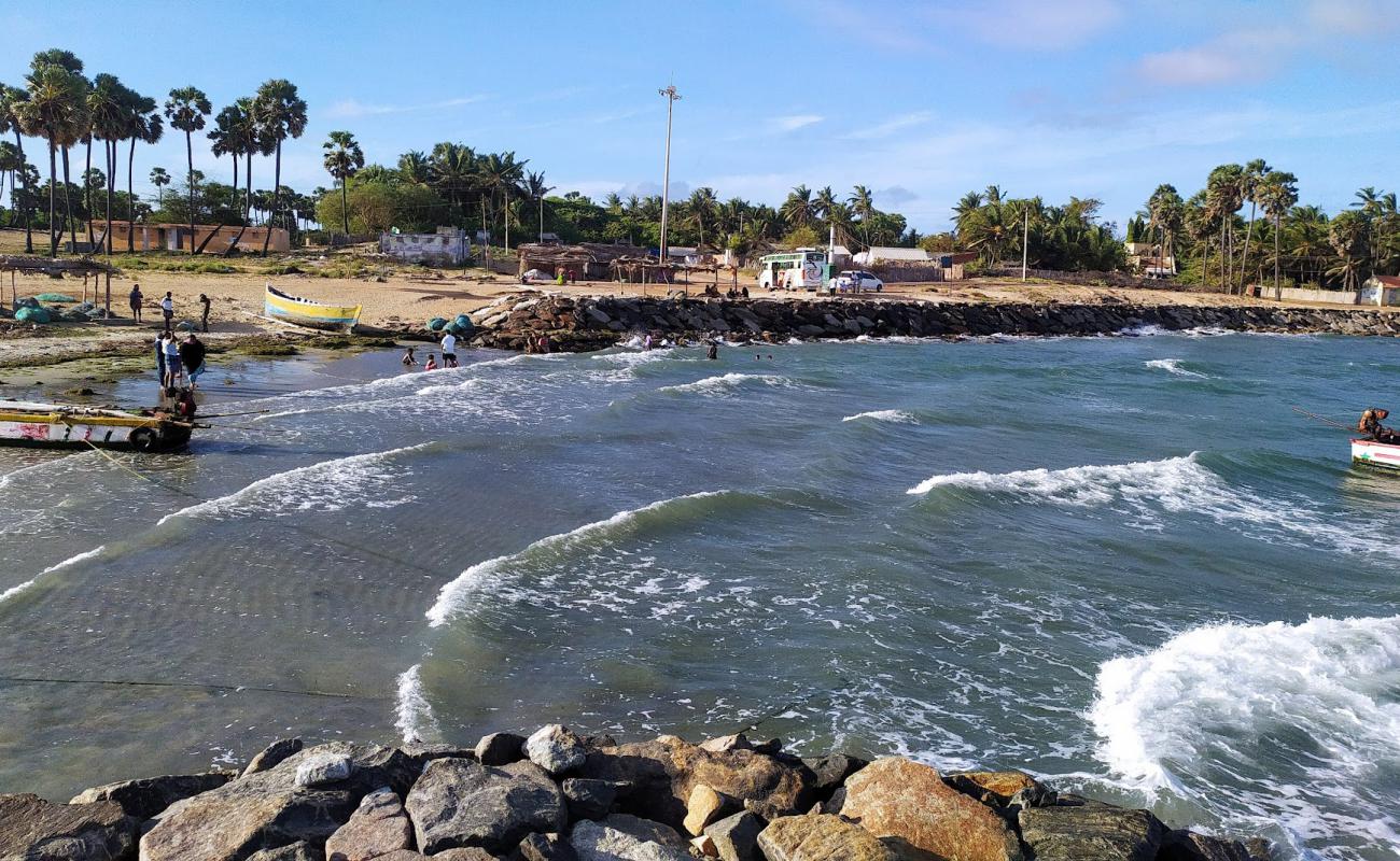 Photo de Seeni Appa Dargha Beach avec sable beige de surface