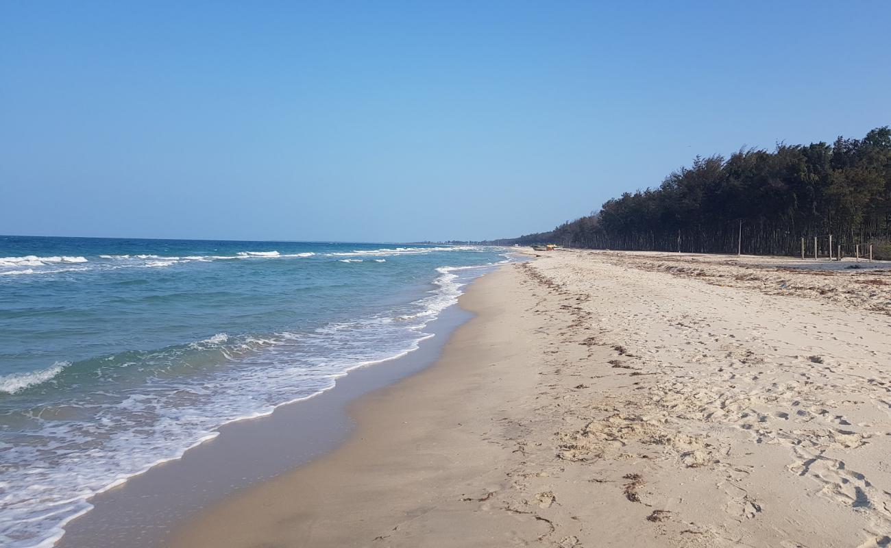 Photo de Pirappanvalasi Beach avec sable beige de surface