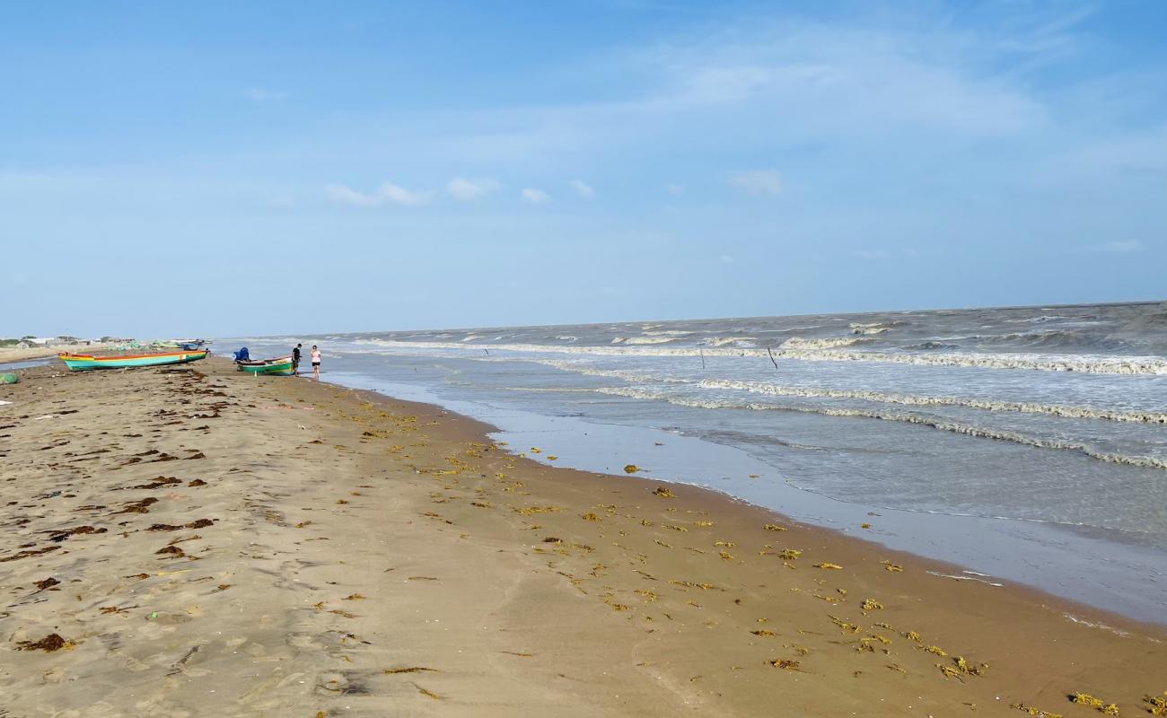 Photo de Kodikkarai Beach avec sable beige de surface