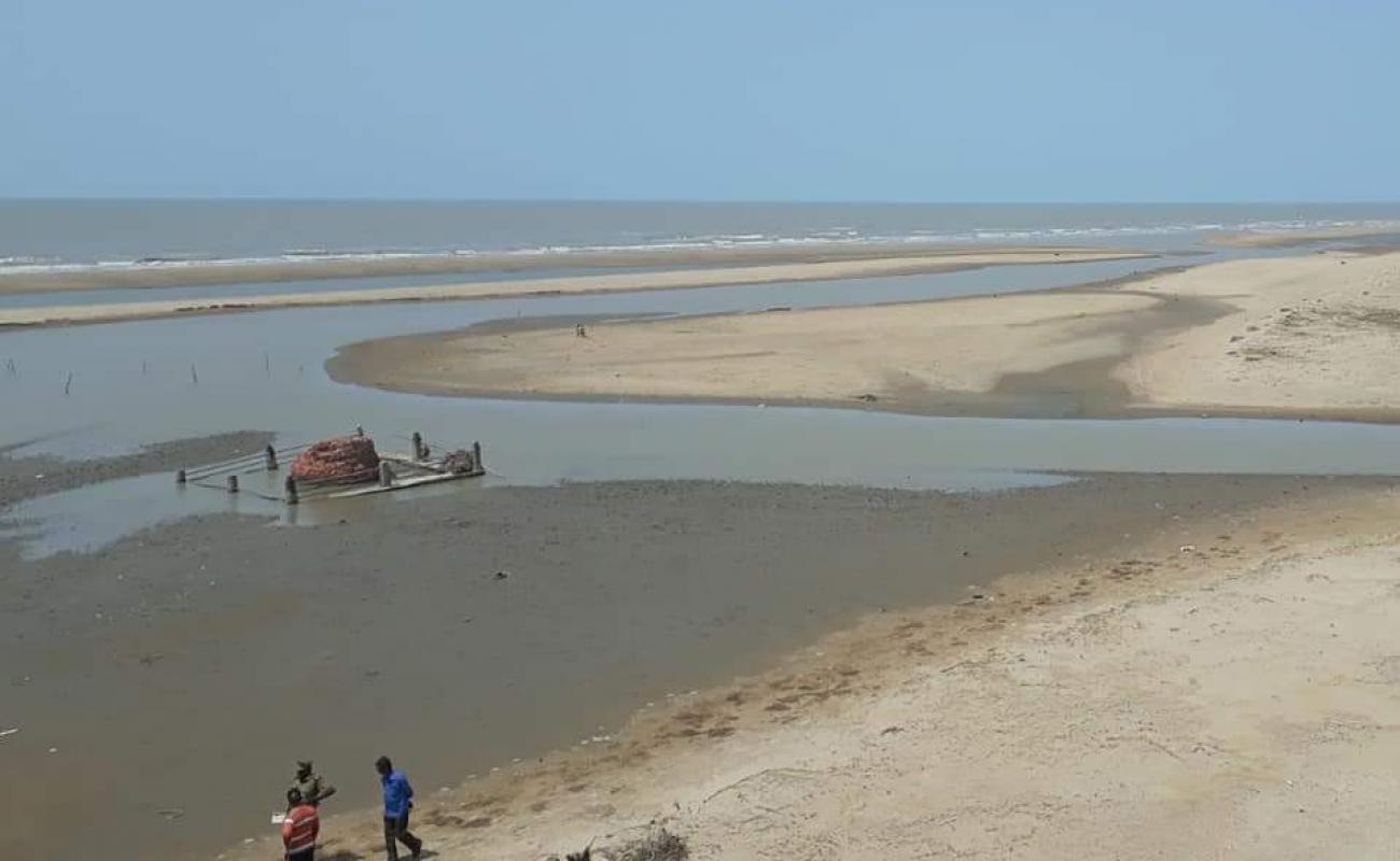 Photo de Point Calimere Beach avec sable beige de surface
