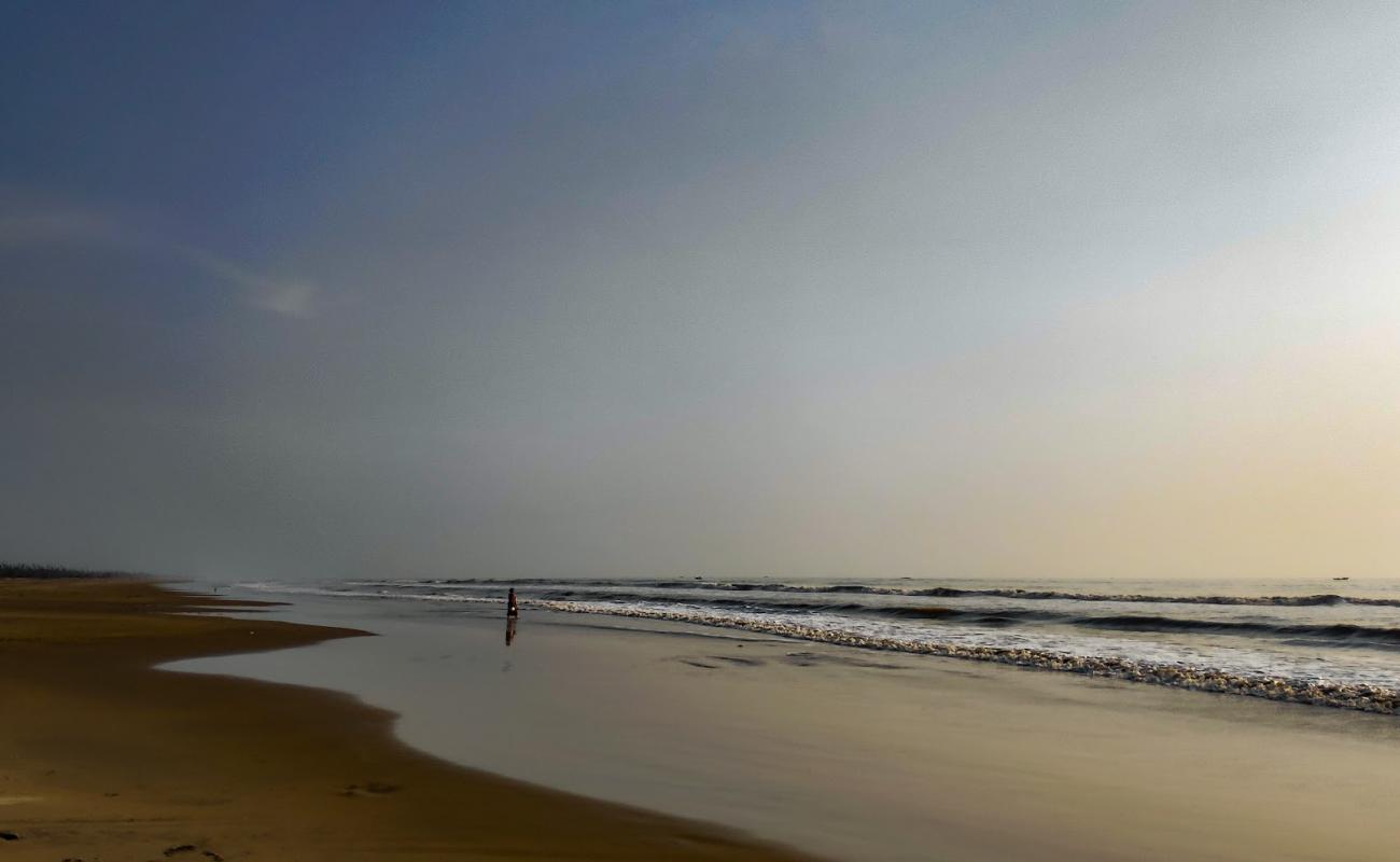 Photo de Vilundamavadi Beach avec sable beige fin de surface