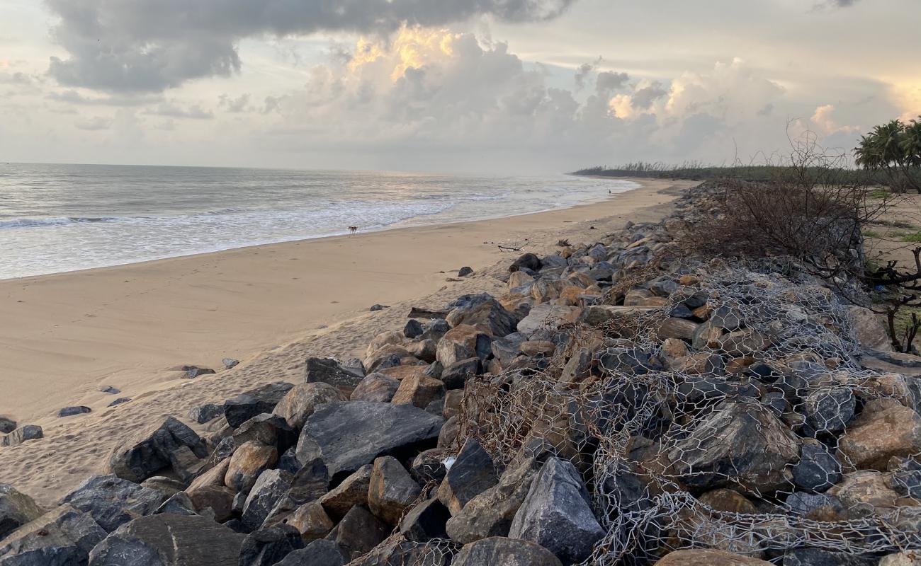 Photo de Seruthur Beach avec sable lumineux de surface