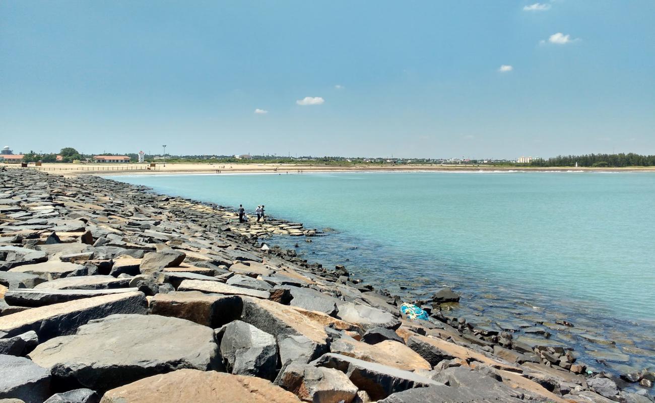 Photo de Karaikal Beach avec sable lumineux de surface