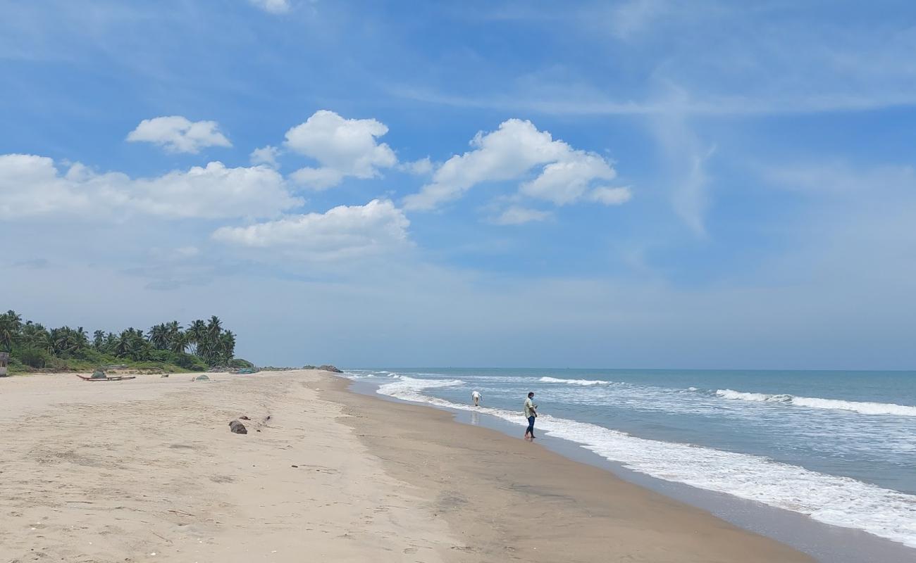 Photo de Thazhanguda Beach avec sable lumineux de surface