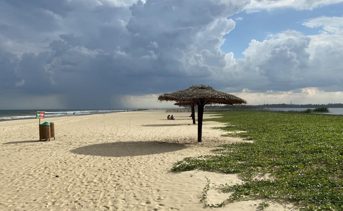 Photo de Eden Beach avec sable fin et lumineux de surface