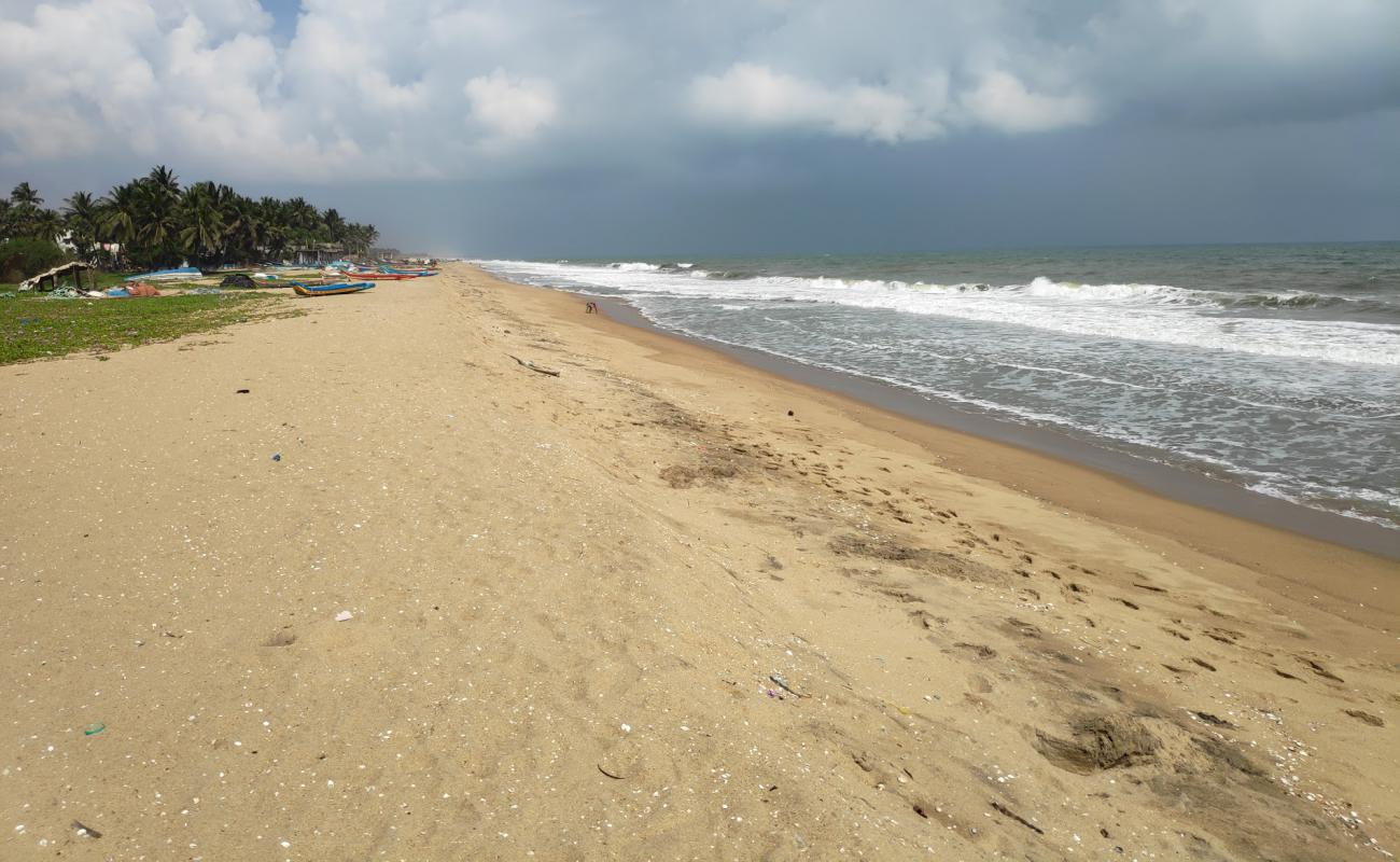 Photo de Pondicherry University Beach avec sable lumineux de surface