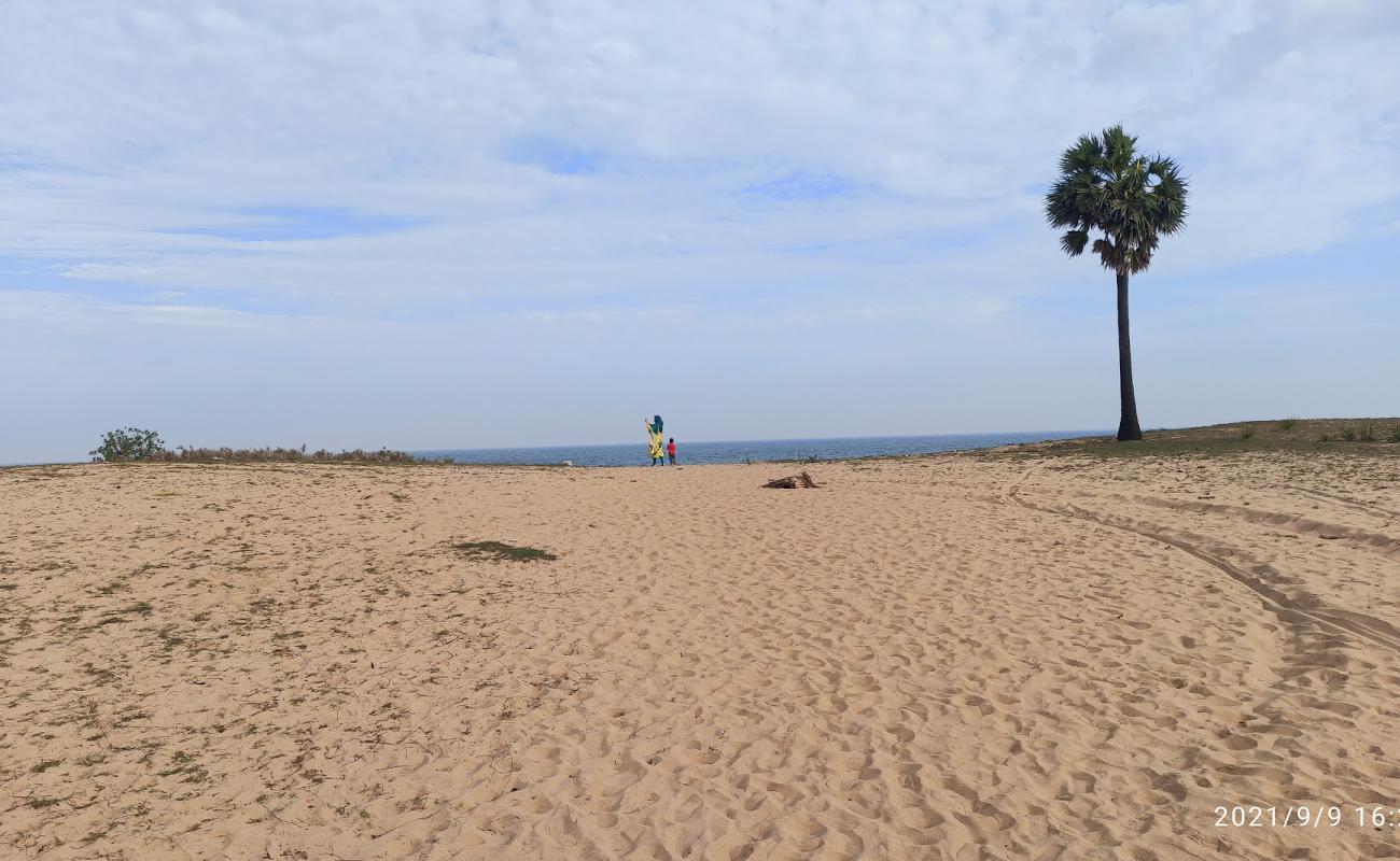 Photo de White Beach avec sable beige de surface