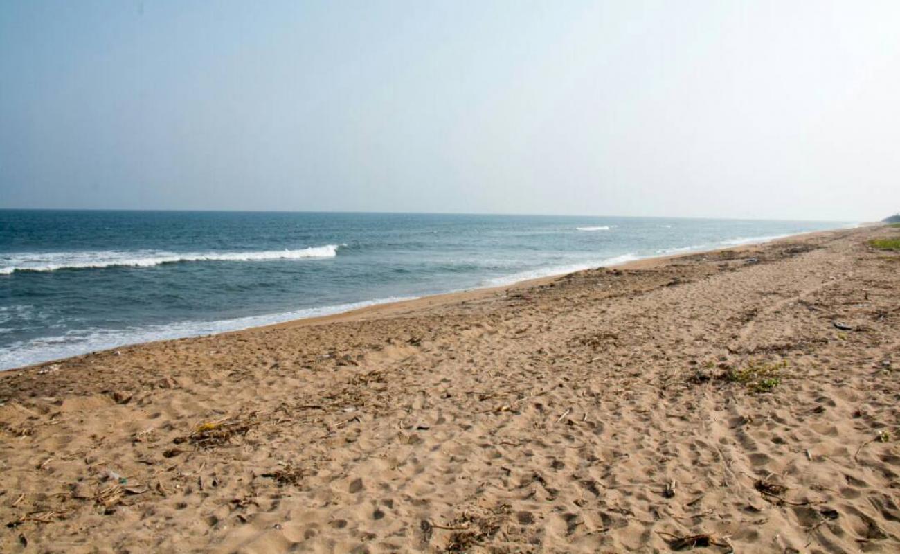 Photo de Semmanchery Beach avec sable beige de surface
