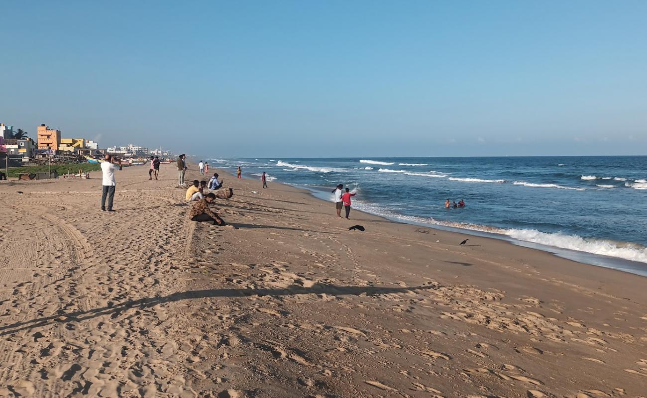 Photo de Kottivakkam Beach avec sable lumineux de surface