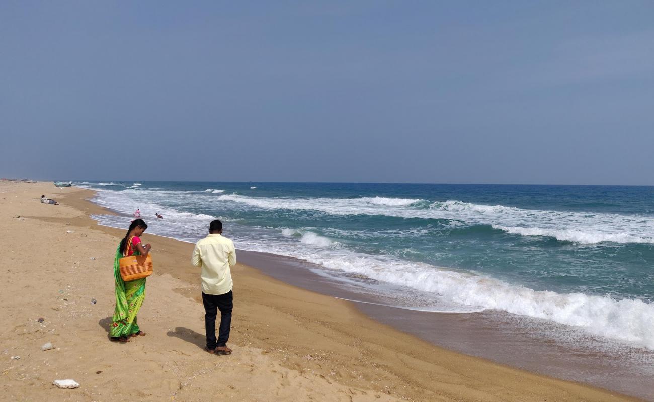 Photo de Pazhaverkadu Beach avec sable lumineux de surface