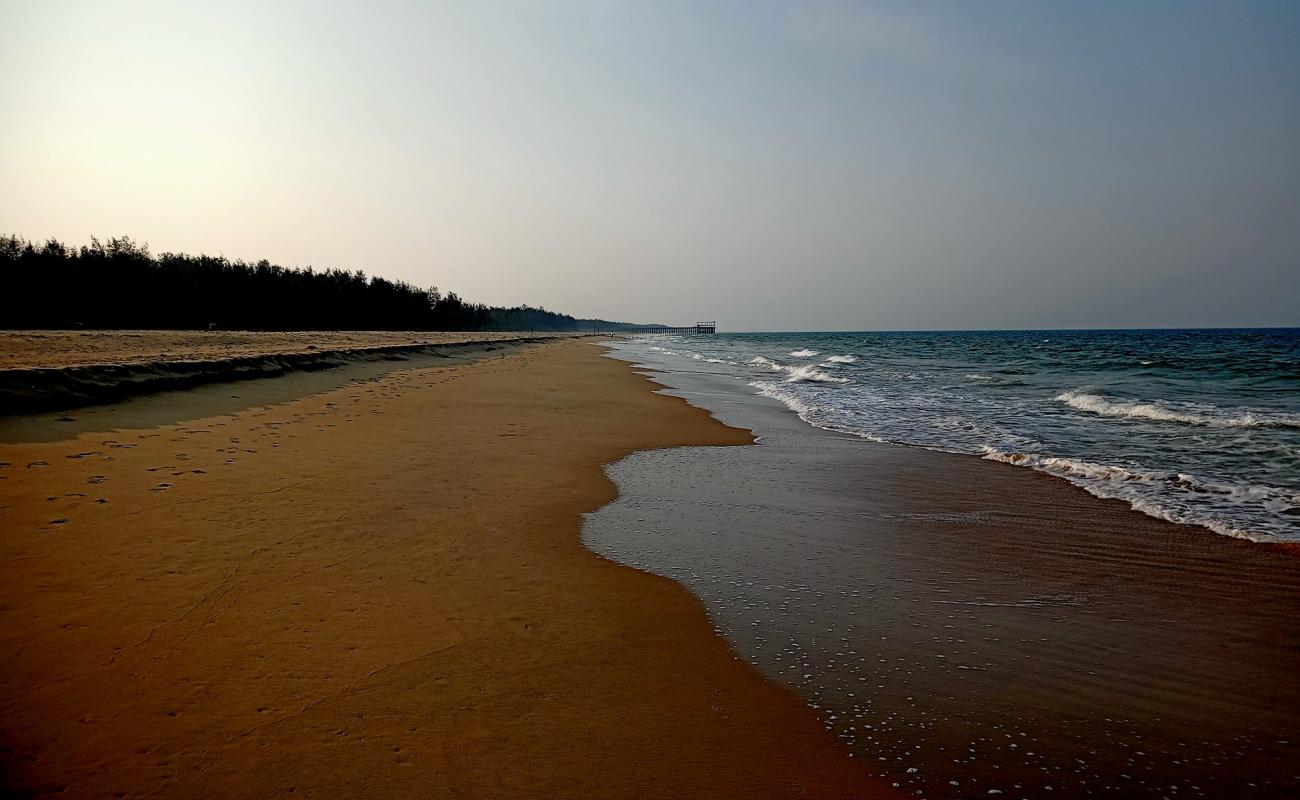 Photo de Krishnapatnam Beach avec sable beige de surface