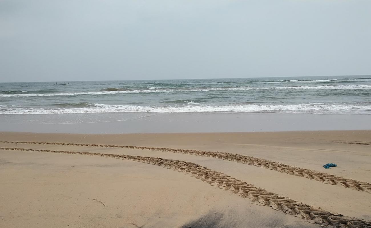 Photo de Govundlapalem Beach avec sable lumineux de surface