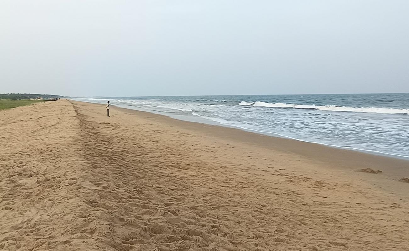 Photo de Madanur Beach avec sable lumineux de surface