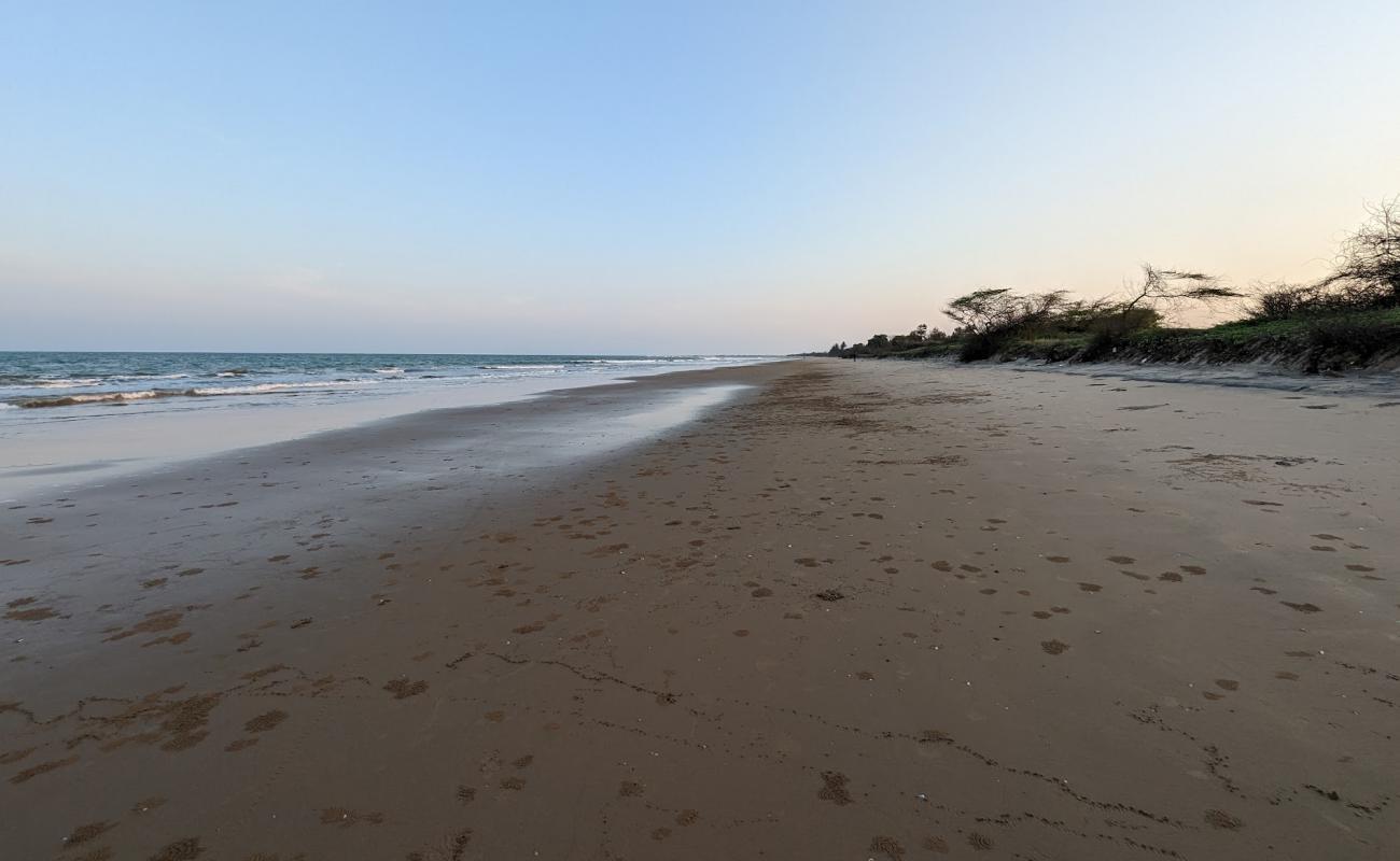 Photo de Kanuparthi Beach avec sable lumineux de surface